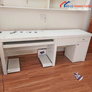 Bàn Làm Việc Cũ Màu Trắng Có Ngăn Để Bàn Phím