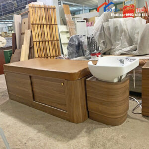 Giường Gội Đầu Cũ Phía Dưới Thiết Kế Cửa Lùa