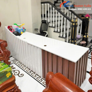 Quầy Lễ Tân Cũ 2M Màu Nâu Phối Trắng Đẹp Mắt