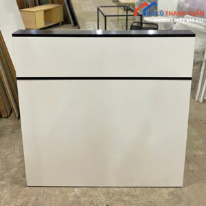 Quầy Lễ Tân 1Mx1M Màu Trắng Có Ngăn Kéo Mới 99%