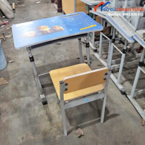 Bộ Bàn Ghế Học Sinh Cũ In Hình Đẹp Mắt