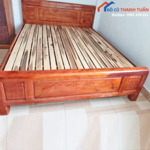 Giường Ngủ Cũ 1M6x2M Màu Nâu Sang Trọng