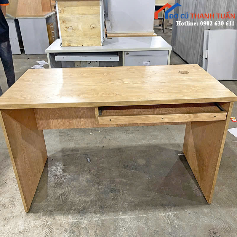 z7006368285745_b20beffb71229e2484212649870f62c1 Bàn Làm Việc Cũ Có Lỗ Đi Dây Tiện Lợi (Nhiều Mẫu)