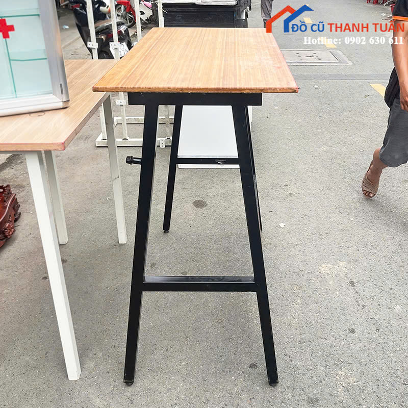 z7013871221446_81baf50355c5c6f550b28f4b80cc653e Bàn Cafe Cũ Thiết Kế Chân Chữ A Độc Đáo