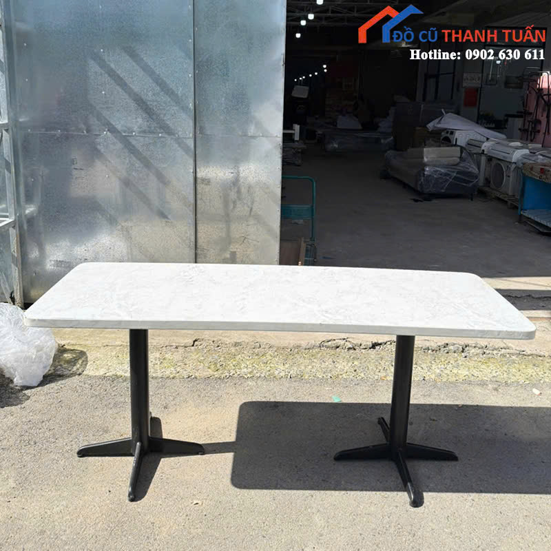 z7014096335334_3886c42de7fea6fd3c5b4e40a1a27272 Bàn Cafe Cũ Chữ Nhật Mặt Giả Đá Sang Trọng