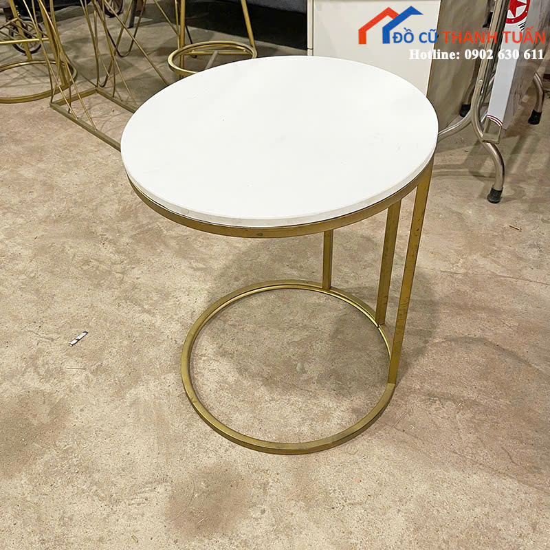 z7023471230103_67ce9e75237ce9aae2a308181b7e8b9d Xả Kho Nhiều Mẫu Bàn Cafe Cũ Chân Mạ Vàng Hiện Đại