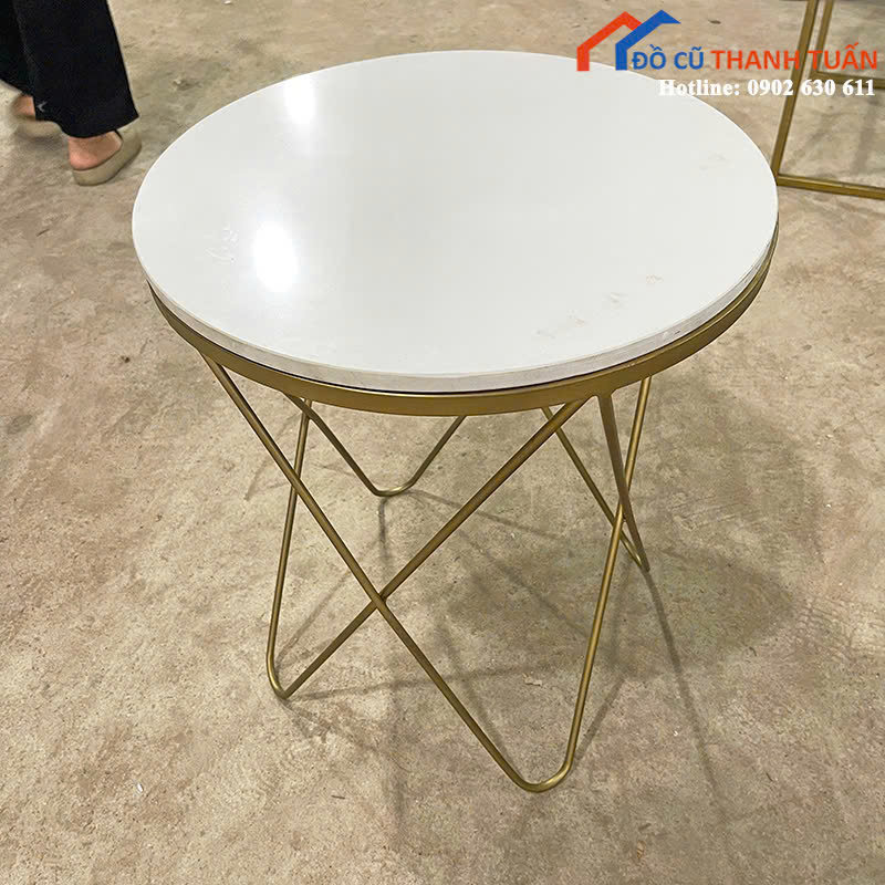 z7023471600513_95d193a42ceb944f81ab0dc0c41f60f8 Xả Kho Nhiều Mẫu Bàn Cafe Cũ Chân Mạ Vàng Hiện Đại