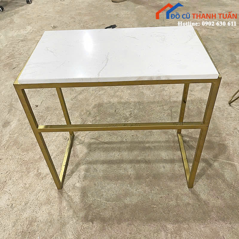 z7023471688566_510d1fb4c12d28dd6aa1a2c690b2ad34 Xả Kho Nhiều Mẫu Bàn Cafe Cũ Chân Mạ Vàng Hiện Đại