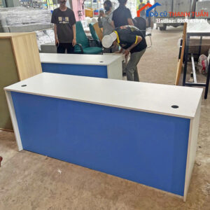 Quầy Lễ Tân Cũ 1M8x60CM Màu Xanh Phối Trắng