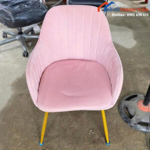 Ghế Cafe Cũ Màu Hồng Bọc Đệm Êm Ái Sang Trọng