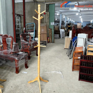 Cây Treo Quần Áo Gỗ Cũ Thiết Kế Đơn Giản Tiện Lợi