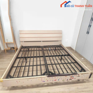 Giường Gỗ Cũ 1M8x2M Kết Hợp Khung Sắt Chắc Chắn