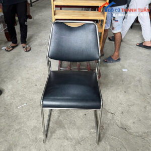 Ghế Học Sinh Cũ Chân Quỳ Bọc Đệm Màu Đen Hiện Đại