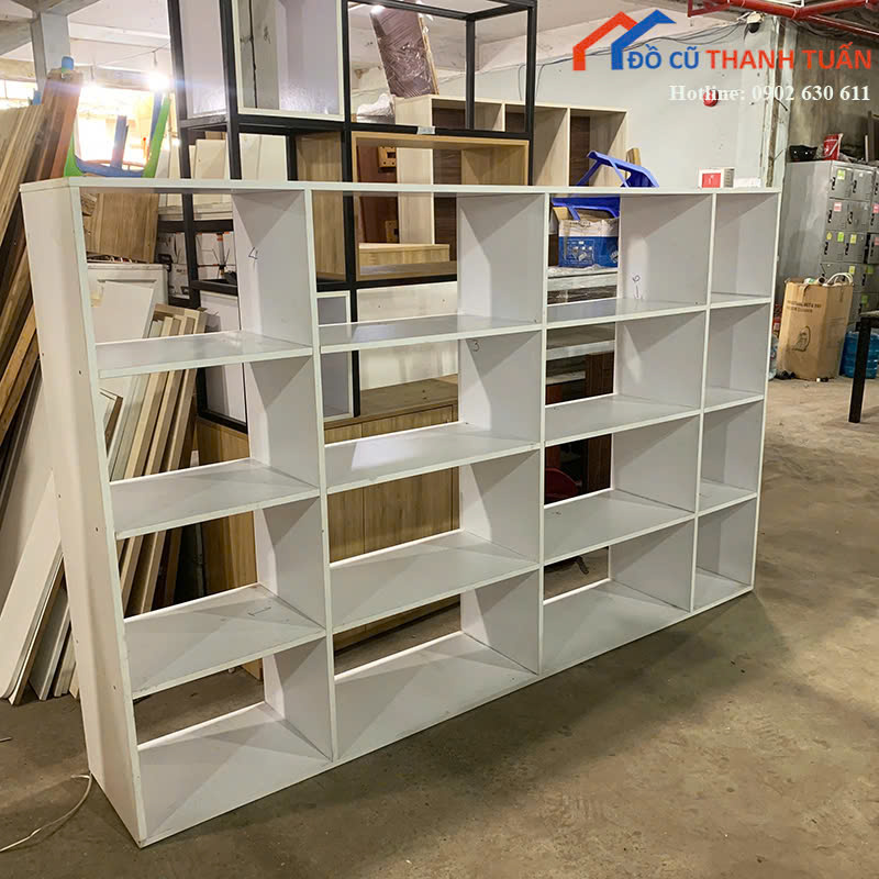 2m4x1m5x40-2 Kệ Trưng Bày Cũ 2M4x1M5 Màu Trắng Thiết Kế Nhiều Ô