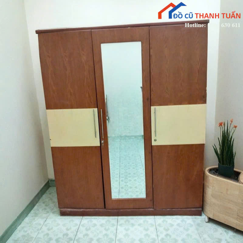 2tr5 Tủ Quần Áo Cũ Thiết Kế 3 Cánh Có Gương Soi Tiện Lợi