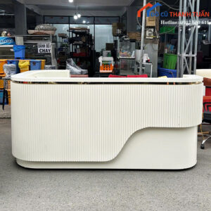 Quầy Lễ Tân Cũ 2M36x1M3 Màu Kem Bo Góc Hiện Đại