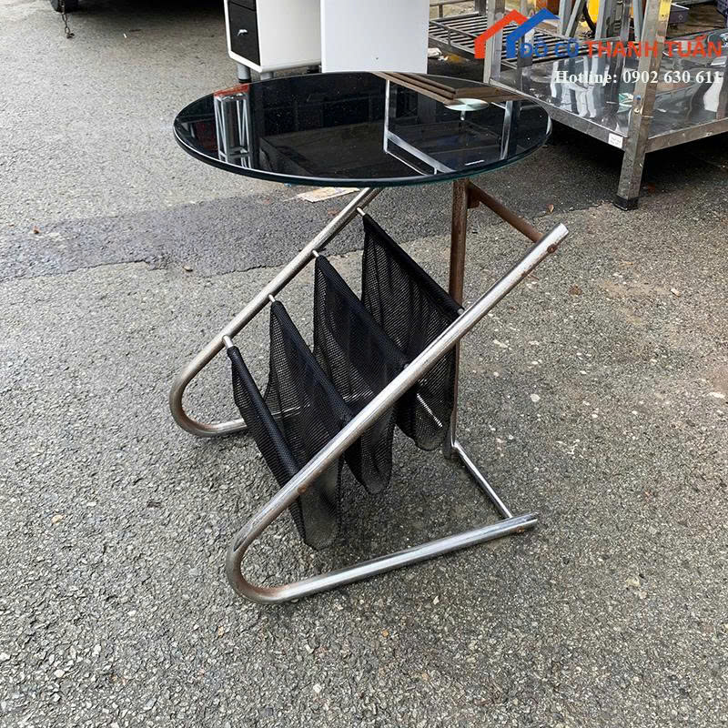 ban-duong-kinh-48-gia-500-3 Bàn Cafe Cũ 48CM Mặt Kính Màu Đen Phối Kệ Để Sách