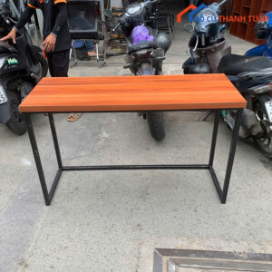 Bàn Làm Việc Gỗ Cũ Khung Sắt Đen 1m2