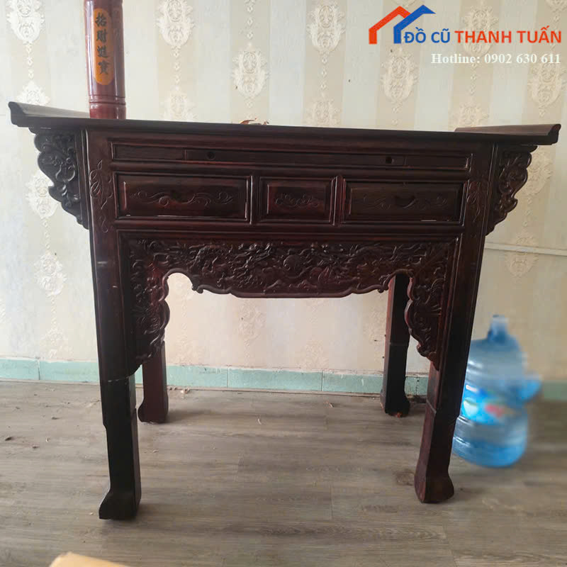 ban-tho-2tr-1 Bàn Thờ Gỗ Cũ Chạm Khắc Hoa Văn Cổ Điển Giá Tốt