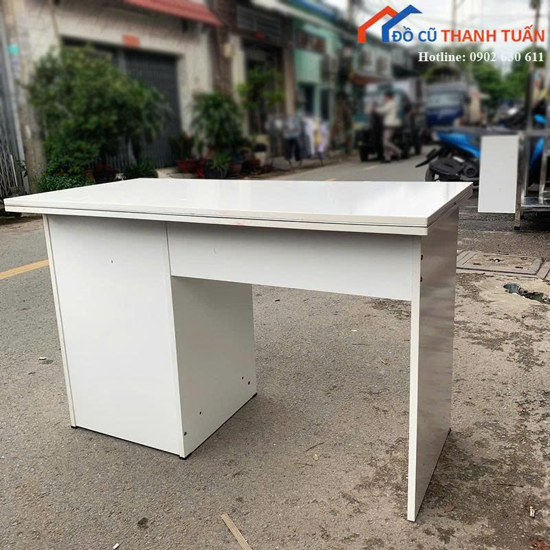 blv-900k-4 Bàn Làm Việc Cũ Màu Trắng Thiết Kế Có Hộc Rộng Rãi