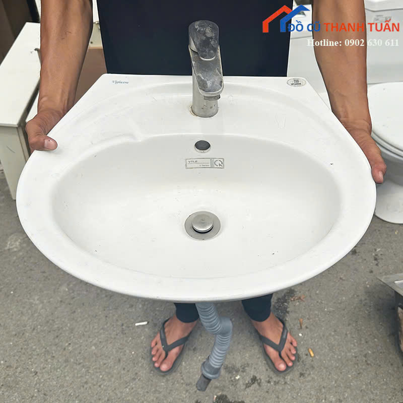 bon-400k-1 Bồn Rửa Tay Lavabo Cũ Có Vòi Nước Tiện Dụng