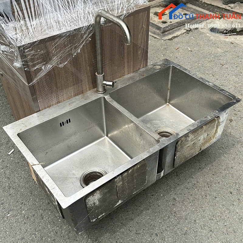 bon-nay-600k-2 Bồn Rửa Chén Inox Cũ 2 Ngăn Có Vòi Nước Tiện Lợi