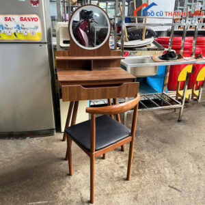 Bàn Trang Điểm Gỗ Cũ 60CMx75CM Màu Nâu Sang Trọng