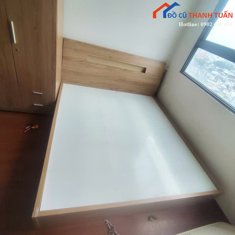 giuong-1m8x2m-G2tr51 Giường Ngủ Cũ 1M8x2M Màu Sáng Hiện Đại Có Ngăn Kéo