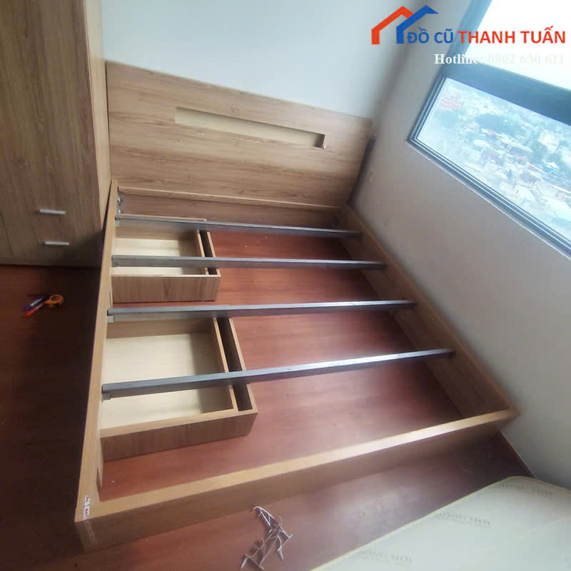 giuong-1m8x2m-G2tr52 Giường Ngủ Cũ 1M8x2M Màu Sáng Hiện Đại Có Ngăn Kéo