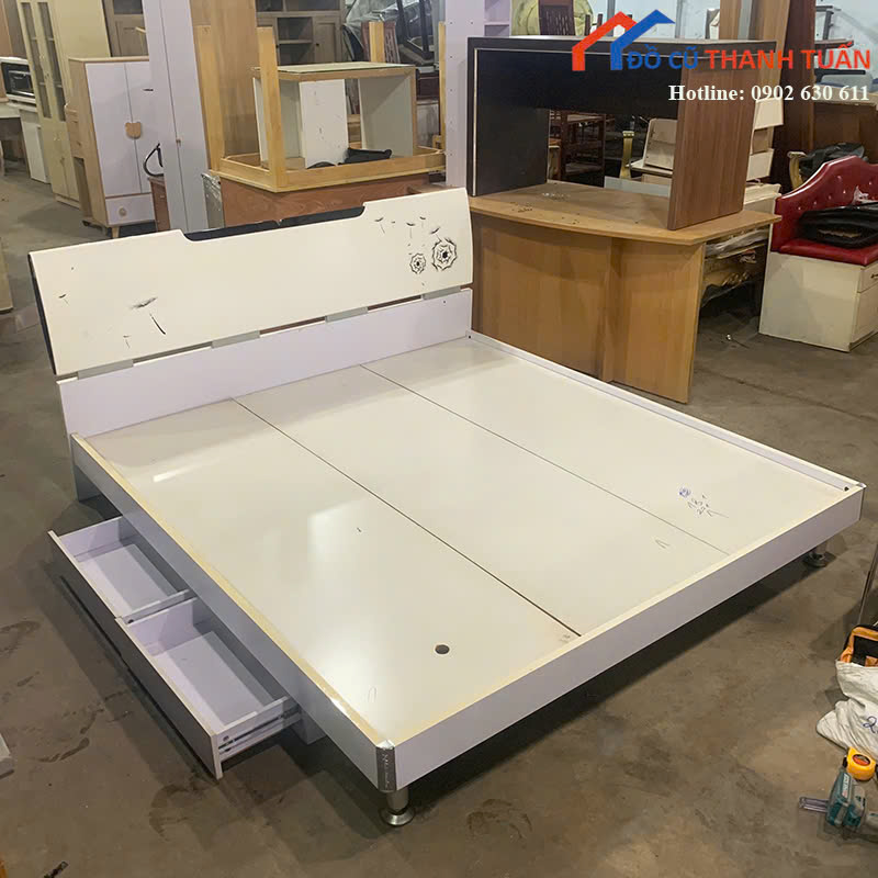 giuong-1m8x2m-g2tr2-2 Giường Ngủ Cũ 1M8x2M Màu Trắng Sang Trọng