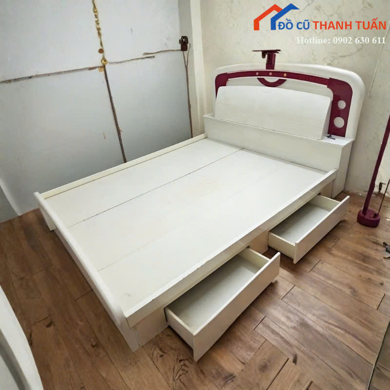 giuong-ngu-2tr5-2 Giường Ngủ Cũ Màu Trắng Có Ngăn Kéo Dưới Gọn Gàng