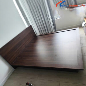 Giường Gỗ Cũ Kiểu Nhật 1M8 Màu Nâu Đậm Giá Tốt