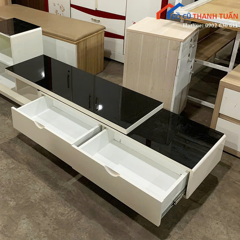 ke-tivi-2tr-3 Kệ Tivi Cũ Mặt Kính Màu Đen Có Ngăn Kéo Tiện Lợi