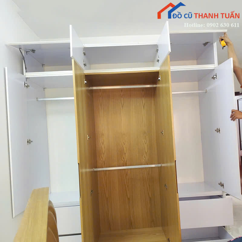 tu-quan-ao-5tr-2 Tủ Quần Áo Cũ Vân Gỗ Phối Trắng Thiết Kế Nhiều Ngăn