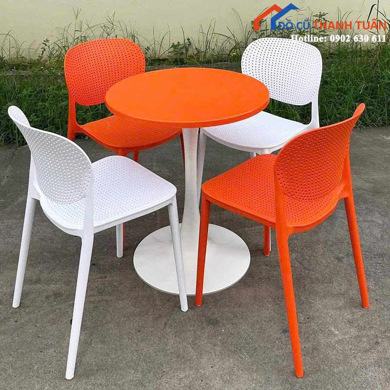 z7076934496100_0c68e1063e42c9ba82ae9878bde7546b Thanh Lý Bộ Bàn Ghế Ăn Nhựa Đúc Mới 99% (Nhiều Mẫu)