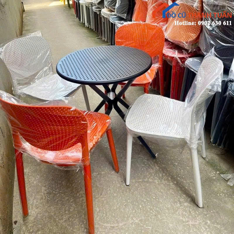 z7076934613794_823e67ae1469911ef6719c2e25f625f2 Thanh Lý Bộ Bàn Ghế Ăn Nhựa Đúc Mới 99% (Nhiều Mẫu)