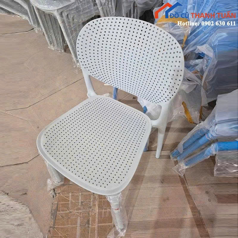 z7076934662732_e477756761be317ef6356cf0582c104a Thanh Lý Bộ Bàn Ghế Ăn Nhựa Đúc Mới 99% (Nhiều Mẫu)