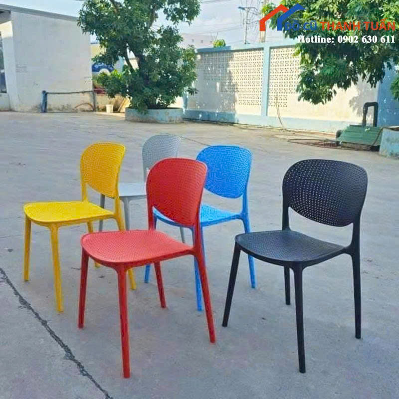 z7076934696257_73a83d3744f294c258ac3eb46c3c1ce9 Thanh Lý Bộ Bàn Ghế Ăn Nhựa Đúc Mới 99% (Nhiều Mẫu)