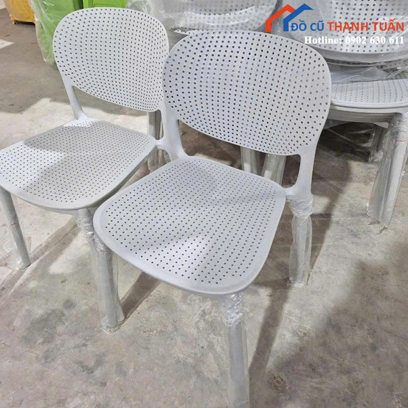 z7076934811195_0f98a973258c3d5378bc324542f5ba8d Thanh Lý Bộ Bàn Ghế Ăn Nhựa Đúc Mới 99% (Nhiều Mẫu)