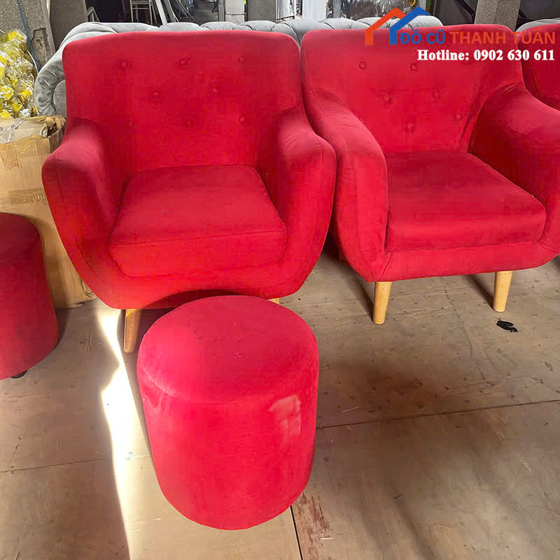 z7077462847505_eada05a06f9252749c3817be16199c17 Bộ Sofa Cũ Bọc Đệm Màu Đỏ Chân Gỗ Sang Trọng