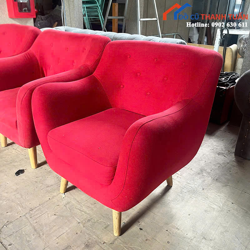 z7077462925309_e51a8516247cc3843f8008812cc1a20e Bộ Sofa Cũ Bọc Đệm Màu Đỏ Chân Gỗ Sang Trọng