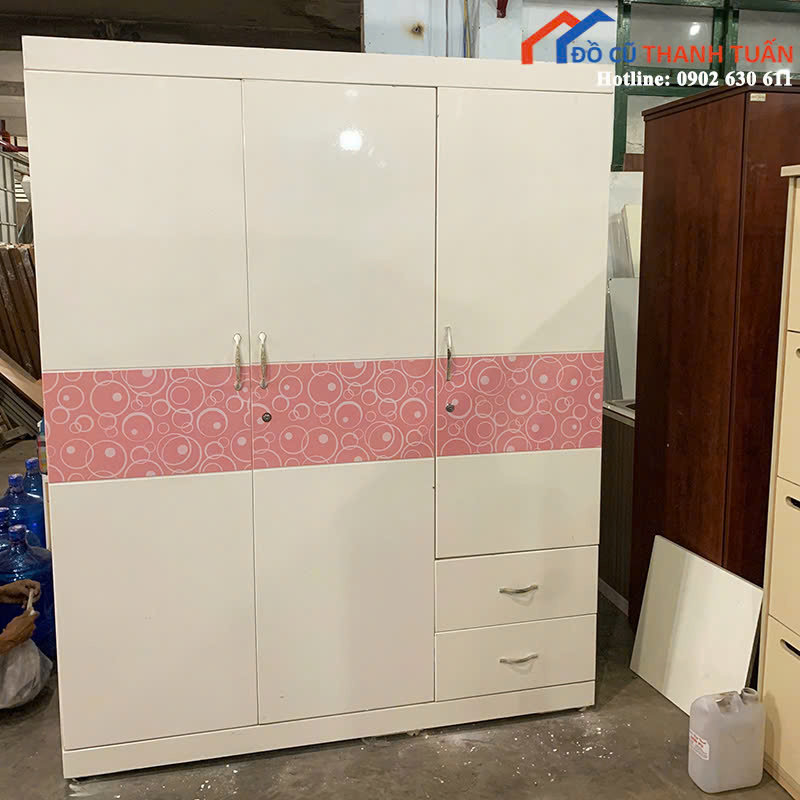 z7086316901662_4aa0ce3e6053bf805c74216abf8ea832 Tủ Quần Áo Cũ 3 Cánh Màu Trắng Phối Hồng Dễ Thương