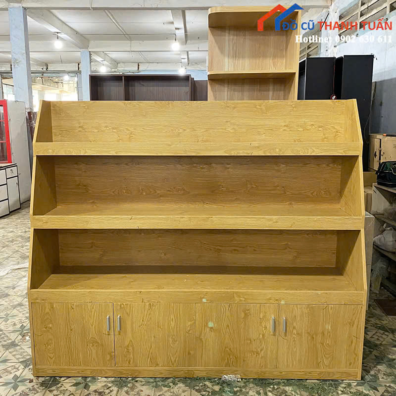 z7090766292398_434a3e50d5c572281833b690e1ae9289 Kệ Sách 1M9x1M6 Vân Gỗ Sáng Có Ngăn Dưới Mới 99%