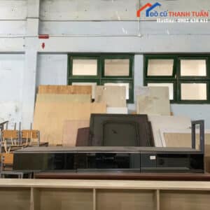 Kệ Tivi Cũ Thiết Kế Kính Phối Gỗ Màu Đen Sang Trọng