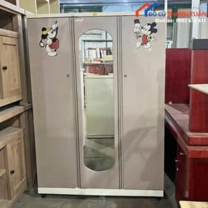 Tủ Quần Áo Cũ Màu Xám Có Gương Soi Tiện Lợi