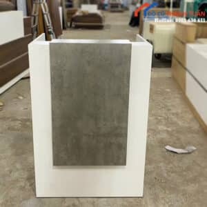 Quầy Lễ Tân 1M12x77CM Phối Màu Hiện Đại Mới 99%