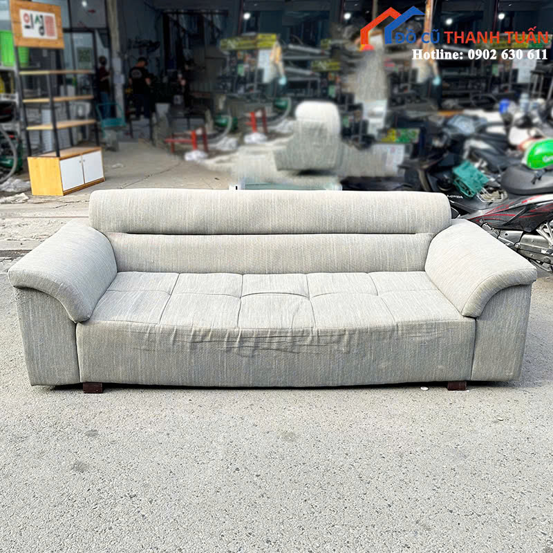 z7123014171828_fffe8bbaf0b033bd3d797846bdc71444-1 Sofa Băng Dài Cũ Bọc Đệm Màu Xám Mềm Mại Giá Tốt
