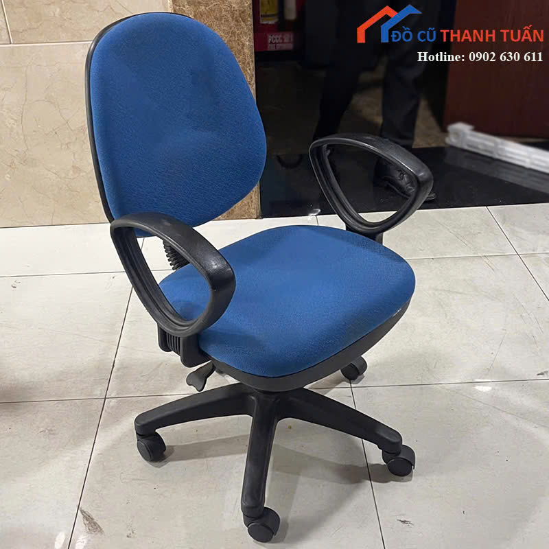 z7150718964969_eb88caf3079be9f35f4d7ec156c07c39 Ghế Xoay Văn Phòng Cũ Màu Xanh Dương Có Tay Vịn