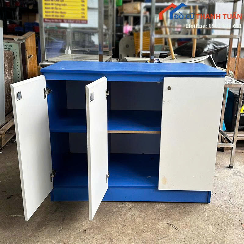 z7153075189033_caebe37ba9a936a5cd1364bb6b50c0cc Tủ Hồ Sơ Cũ Màu Trắng Phối Xanh Thiết Kế 3 Cánh