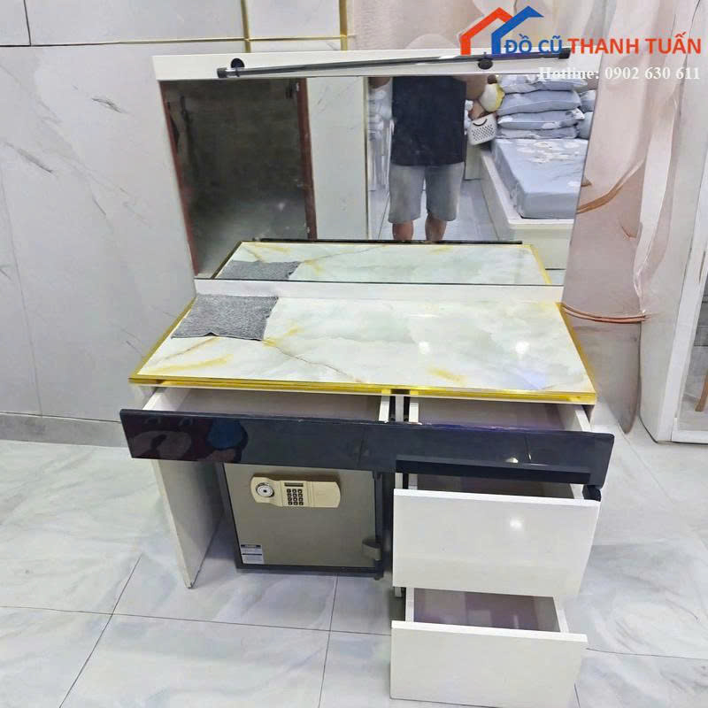 z7153175036979_d77c2852ba8c858c3f70e6994d1d194d Bàn Trang Điểm Cũ Thiết Kế Mặt Đá Sang Trọng Giá Tốt